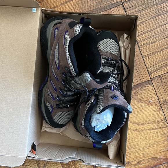 Brand new hiking boots Moab 2 Vent Mid - Picture 10 of 13
